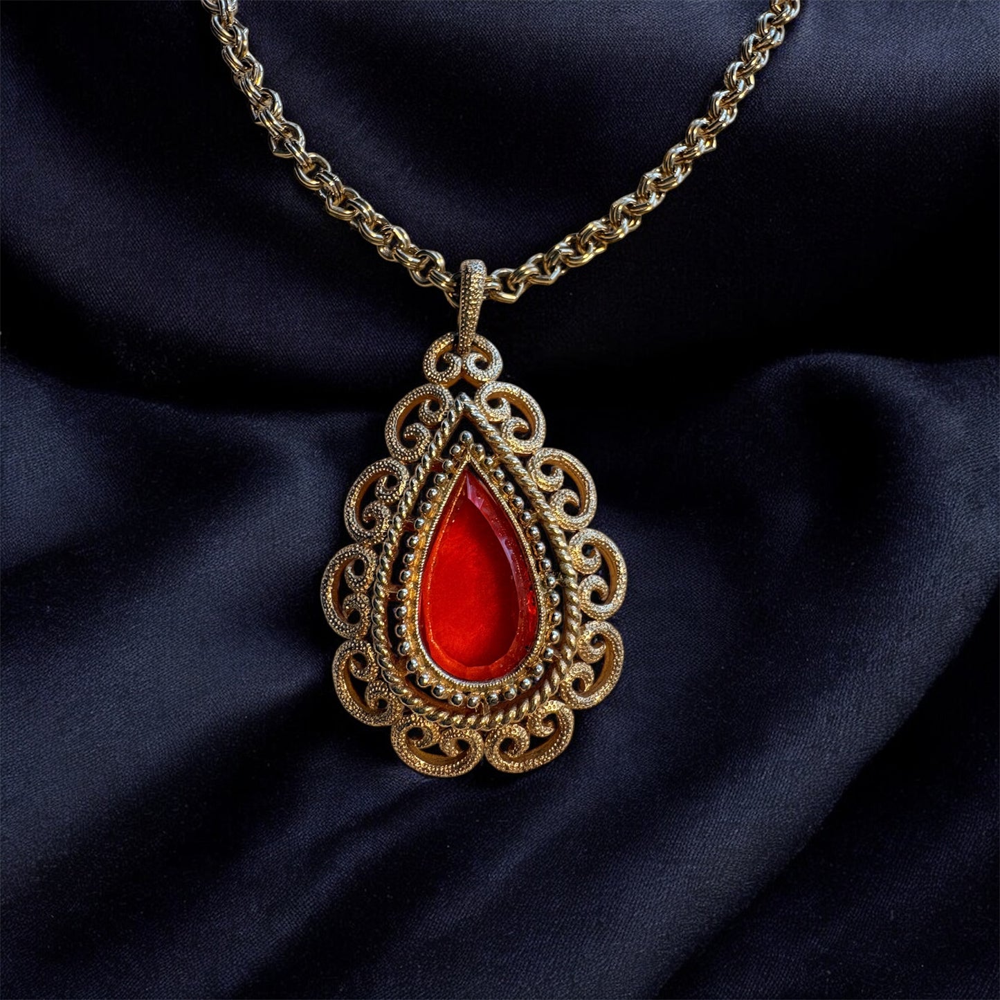 Z10- Avon Orange vintage Necklace